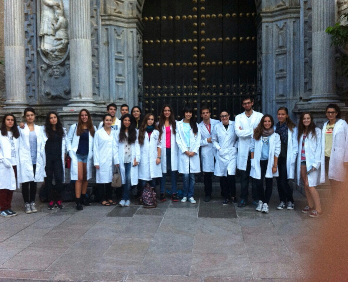 Estudiantes del Grado en Medicina Medio Maratón Granada 2014